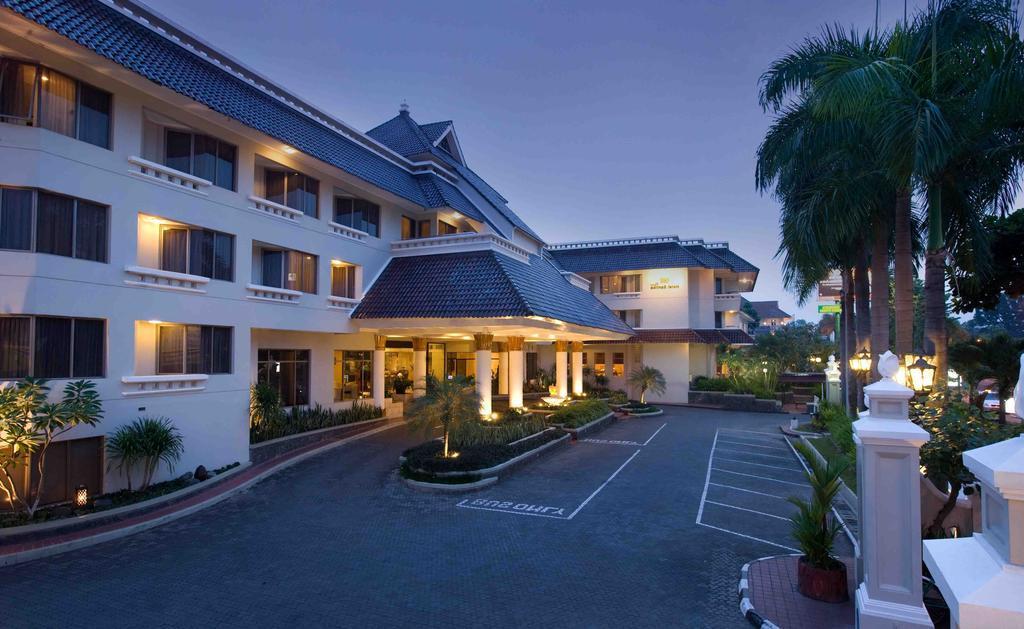 Hotel Santika Premiere Jogja Джокякарта Екстериор снимка