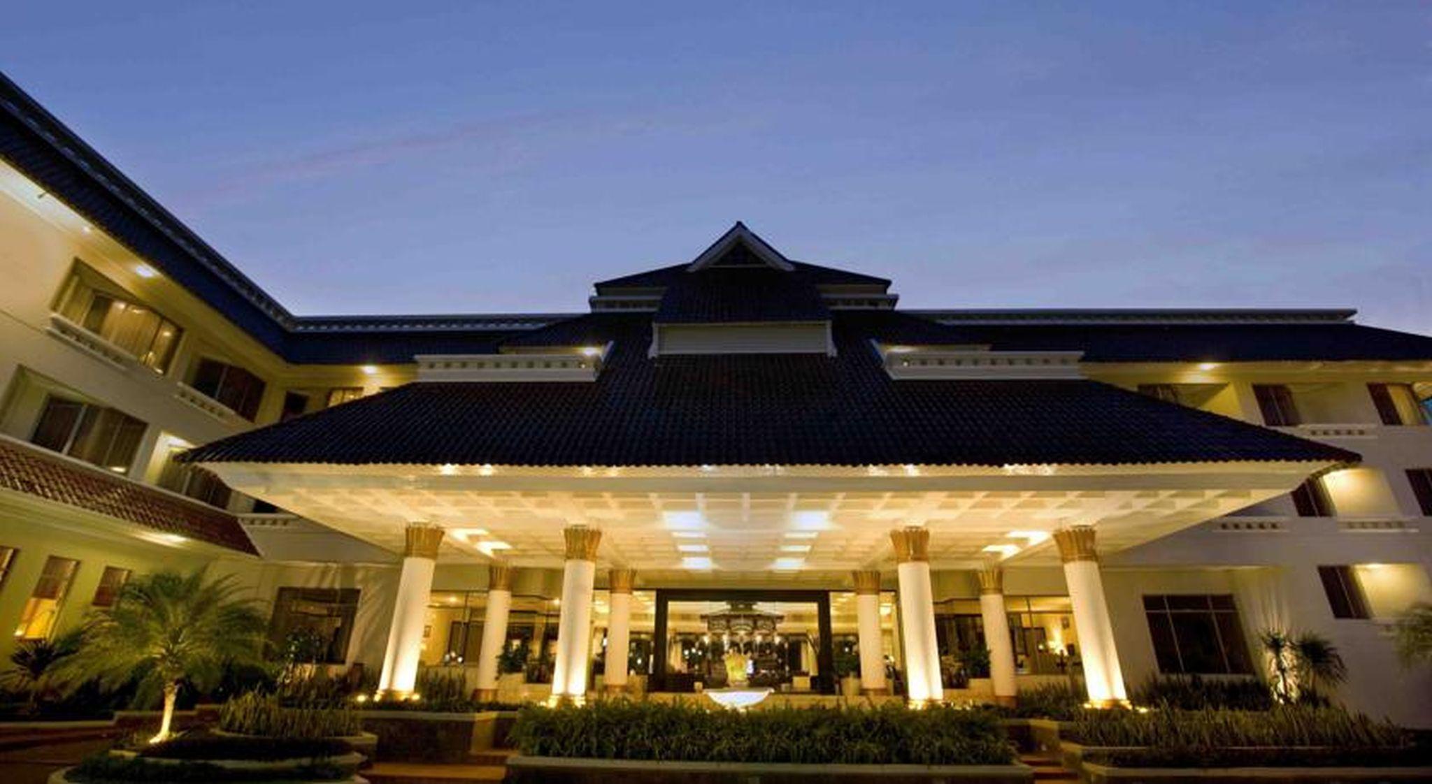 Hotel Santika Premiere Jogja Джокякарта Екстериор снимка