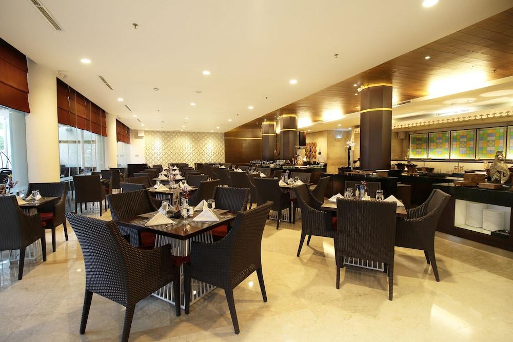 Hotel Santika Premiere Jogja Джокякарта Екстериор снимка