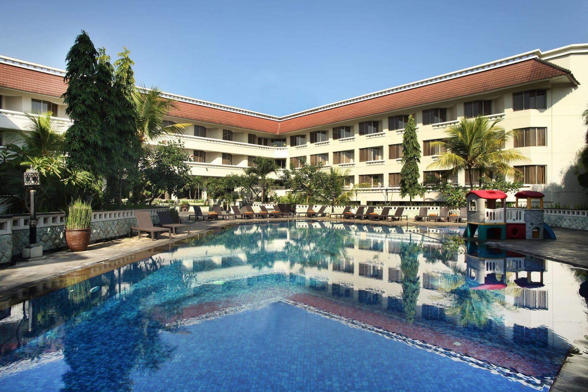 Hotel Santika Premiere Jogja Джокякарта Екстериор снимка