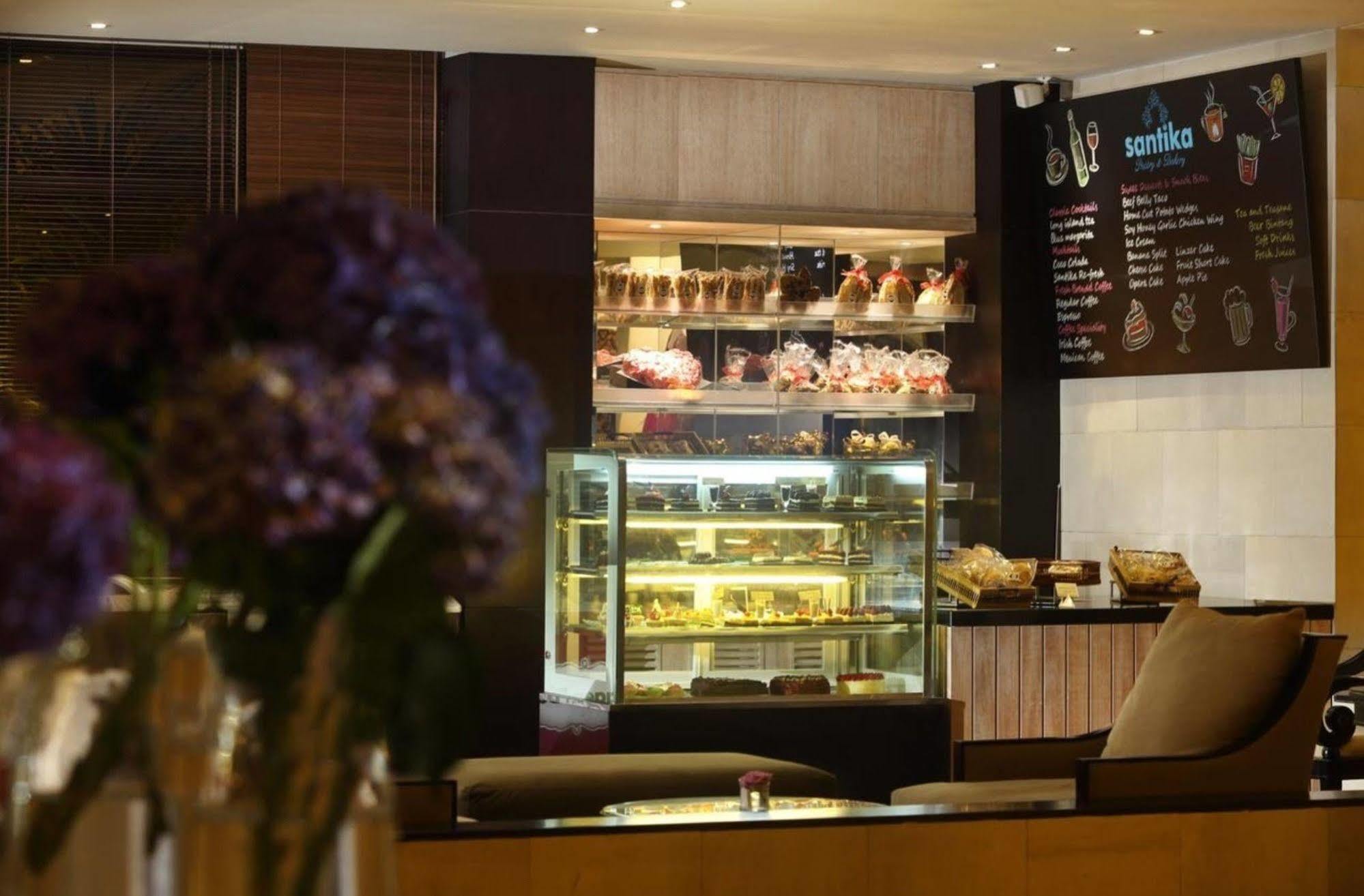 Hotel Santika Premiere Jogja Джокякарта Екстериор снимка